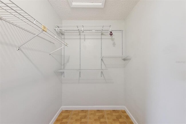 Building Photo - 2625 Mill Run Blvd