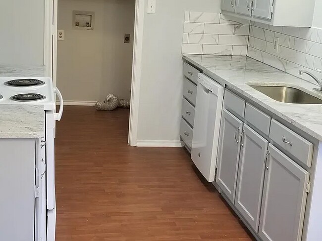 Foto del edificio - 1700 Audra Ln