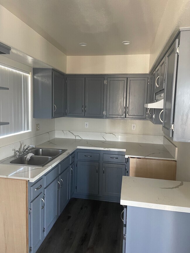 Foto del edificio - 4729 Mascot St