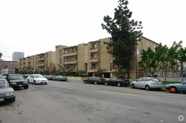 Building Photo - Oxford House Apartments