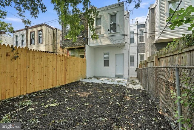 Building Photo - 1319 N 55th St