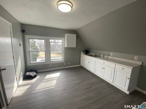 Building Photo - 358 Blohm St