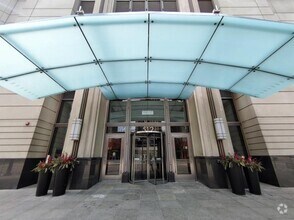 Building Photo - 512 N McClurg Ct