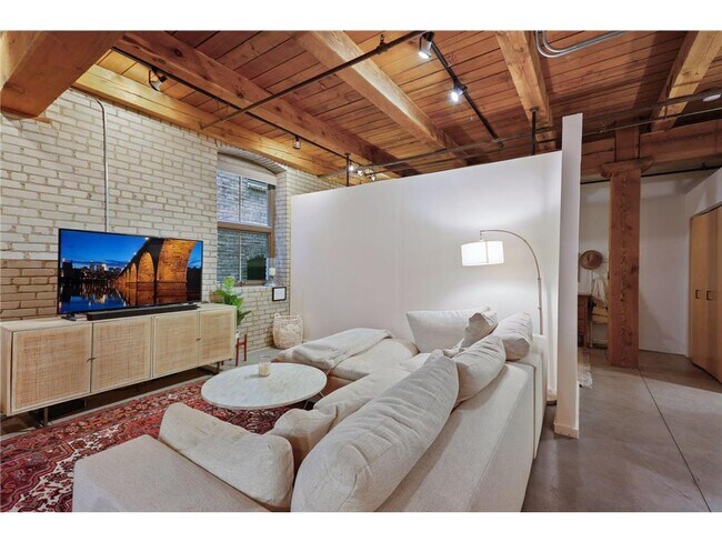 Foto del edificio - 127 5th St NE