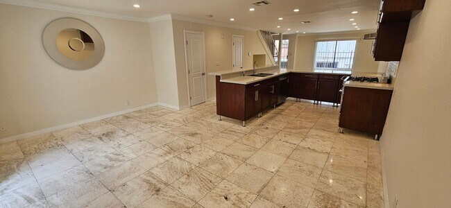 Foto del edificio - Bright & Modern 2-Bedroom Townhouse with H...