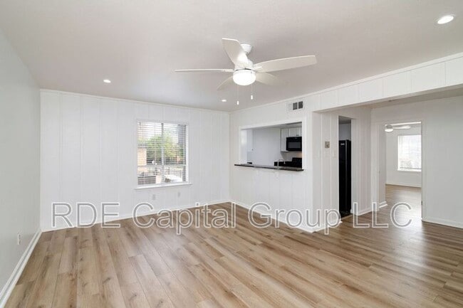 Building Photo - 2816 Throckmorton St