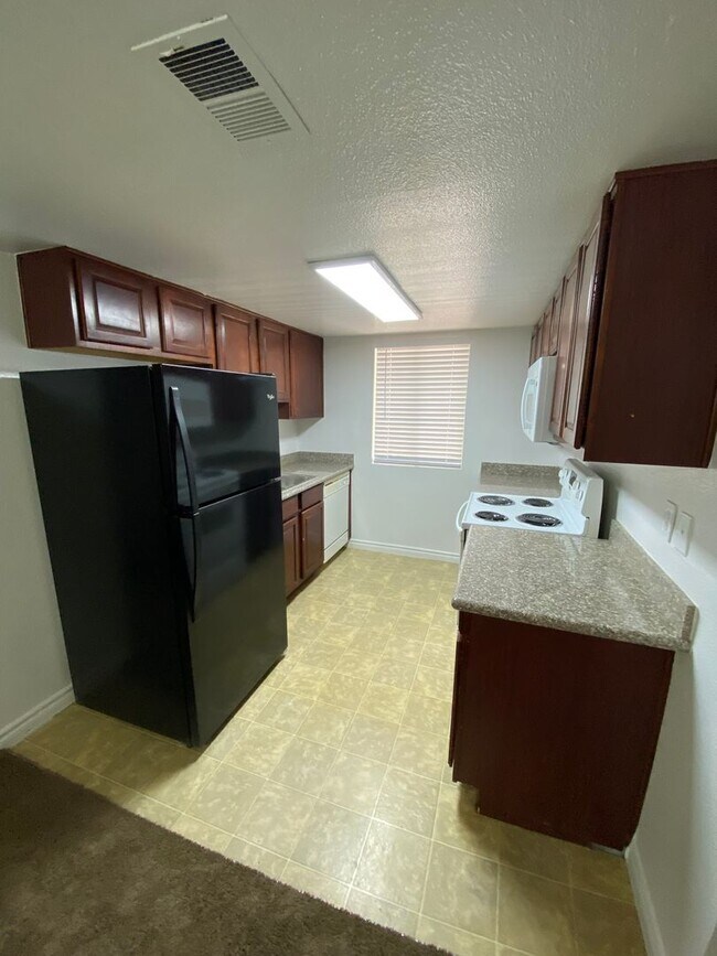 Building Photo - River Glen, 5080 #195