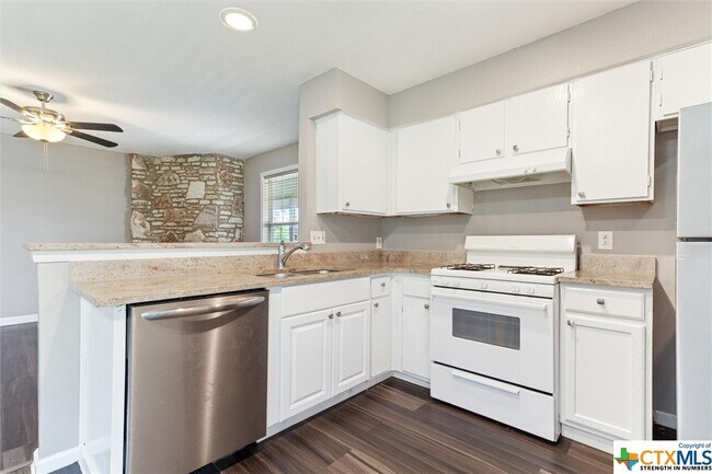 Building Photo - 608 Bracewood Cir