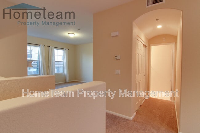 Foto del edificio - 2260 Huntington Point Rd