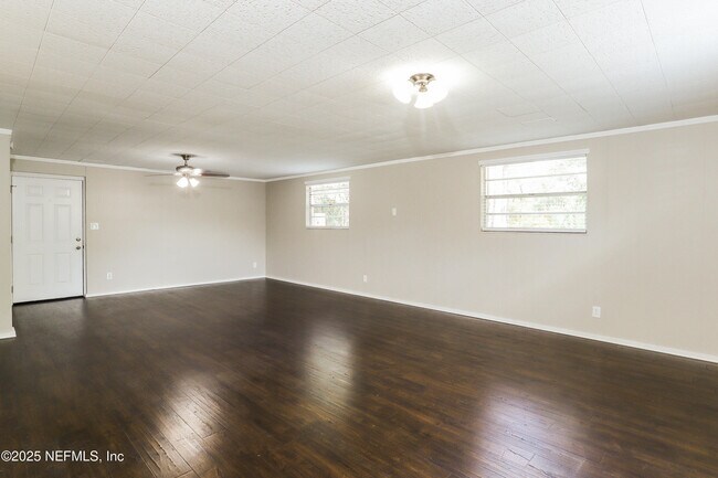 Foto del edificio - 11649 Cape Horn Ave