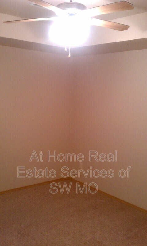 Building Photo - 617 Rilynn Ave