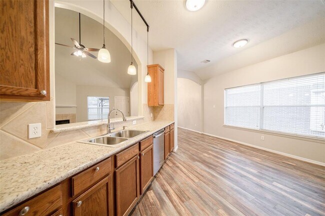 Building Photo - 28715 Hidden Cove Dr