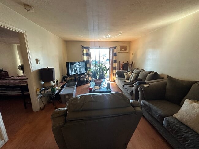 Foto del edificio - 915 Edgell Rd