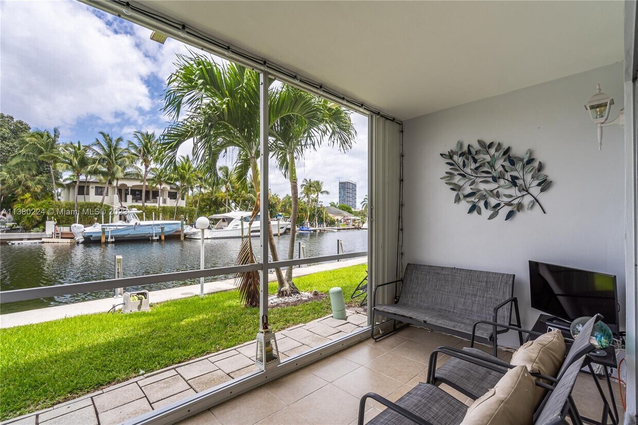 470 Paradise Isle Blvd Unit 109, Hallandale Beach, FL 33009 Condo for