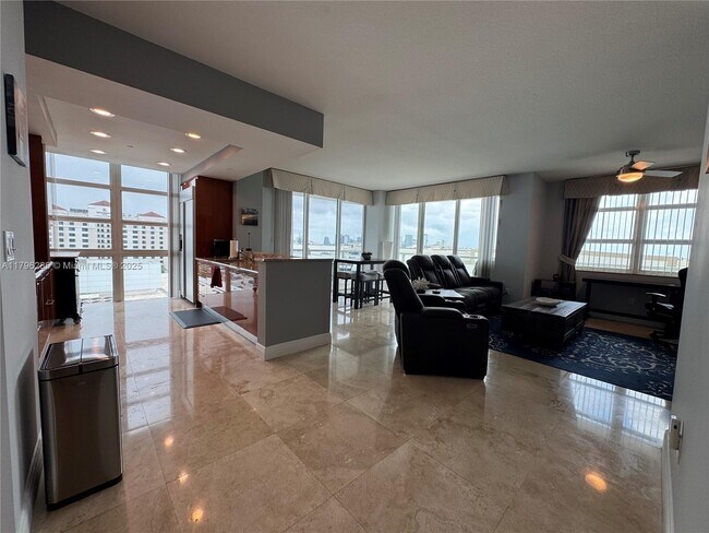 Foto del edificio - 1819 SE 17th St