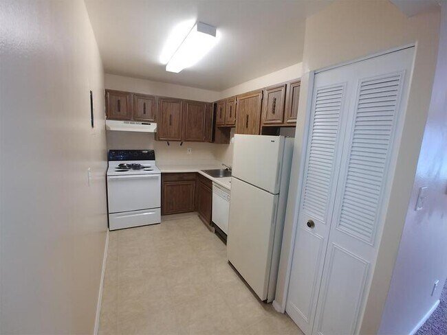 Foto del edificio - 325 Cragmor Rd