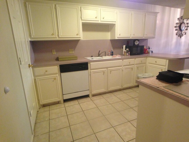 Building Photo - 7901 Albany Ave. Unit B -- BG - 1