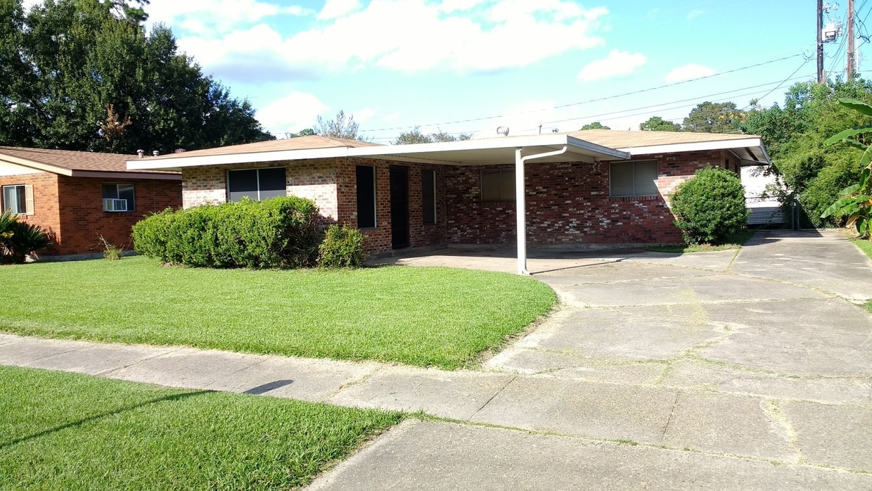 Primary Photo - 444 Normandy Rd