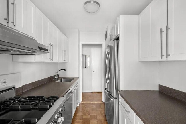 Foto del edificio - 2 bedroom in NEW YORK NY 10011