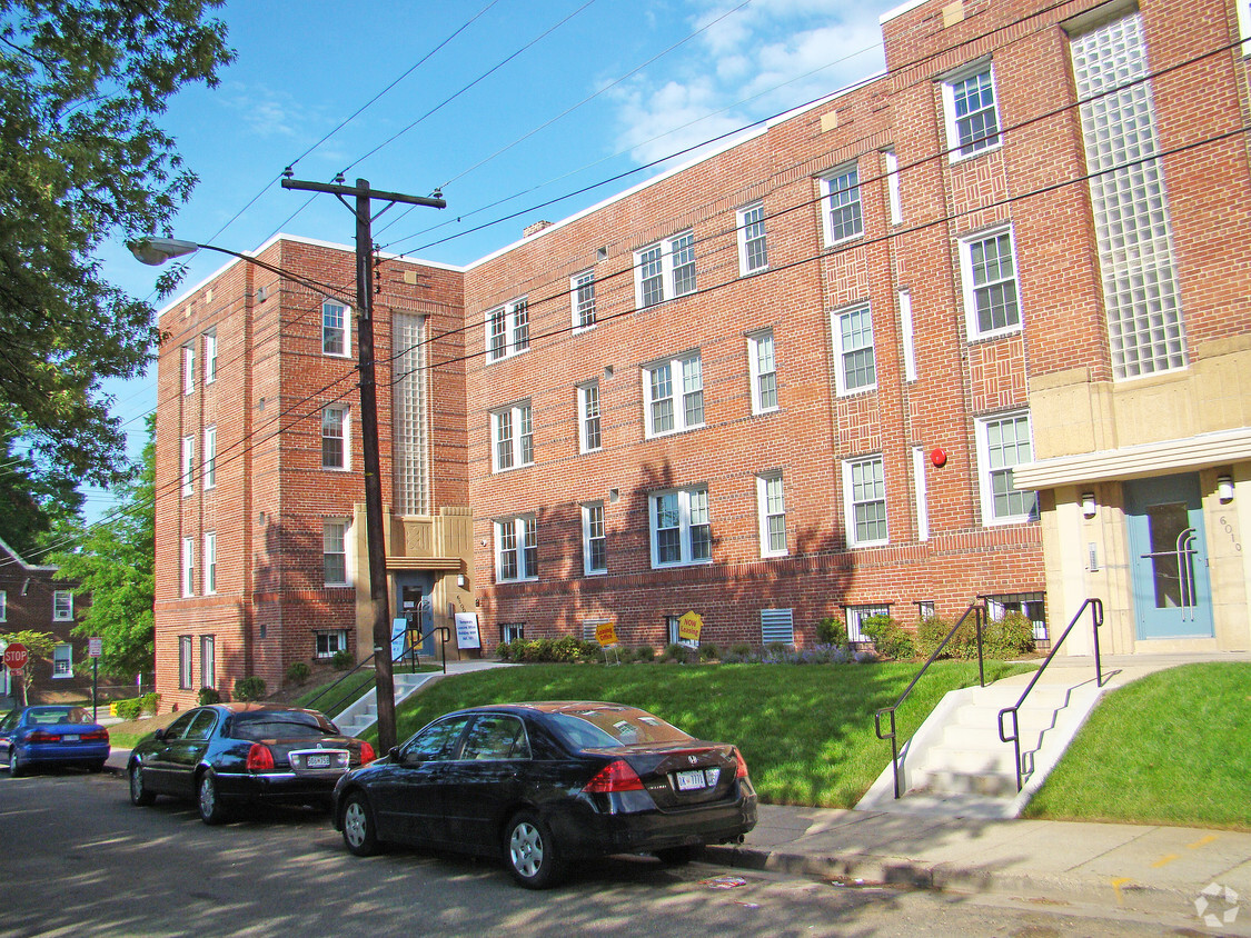 Foto del edificio - Fort View Apartments