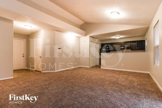 Foto del edificio - 2529 N Parker Ave