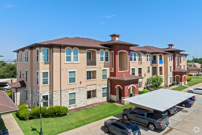 Building Photo - Highland Villas