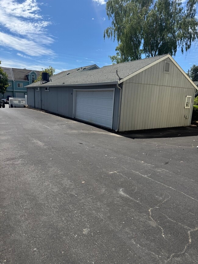 Two car garage - 102 Marina Dr N