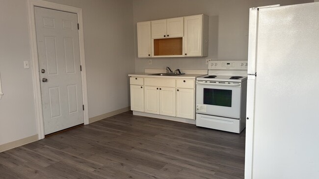 Building Photo - 464 Wethersfield Ave