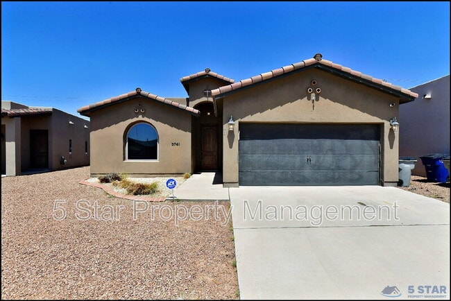 Building Photo - 3741 Loma Adriana
