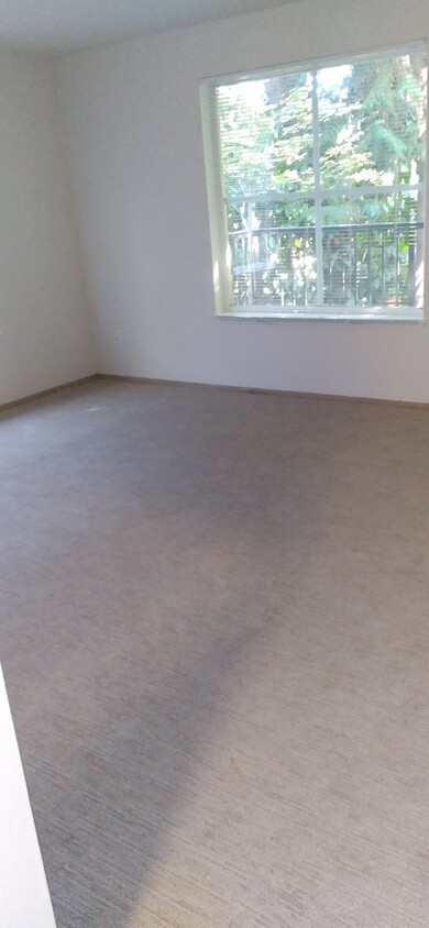 Foto principal - 3023 20th Ave W
