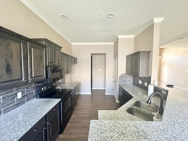Building Photo - 3 br, 2 bath House - 5716 Barrington Ct