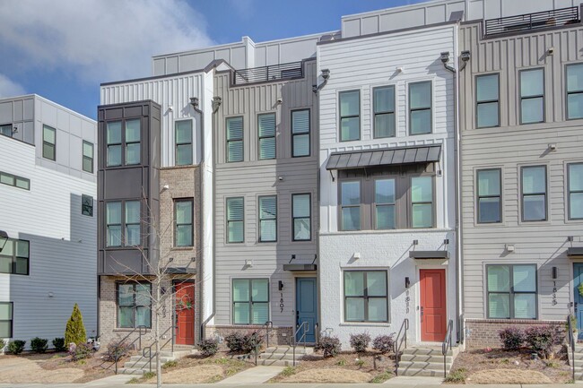 Building Photo - Nestled in the vibrant South End district,...