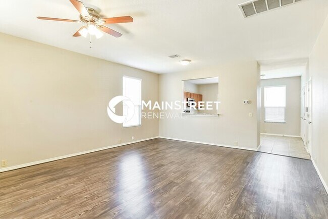 Foto del edificio - 6007 Midcrown Dr