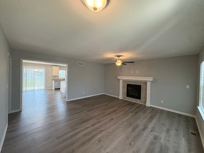 Building Photo - 705 Poplar Cir
