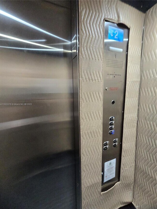 Foto del edificio - 13500 NE 3rd Ct