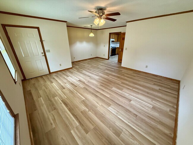 Foto del edificio - Conveniently Located Townhouse!