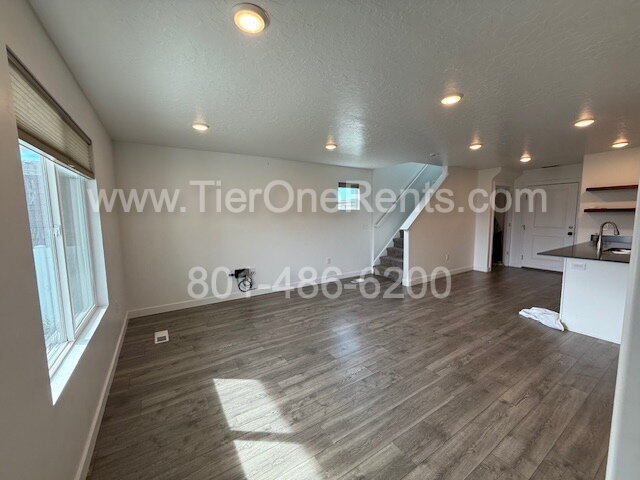 Foto del edificio - NO DEPOSIT option available for qualified ...