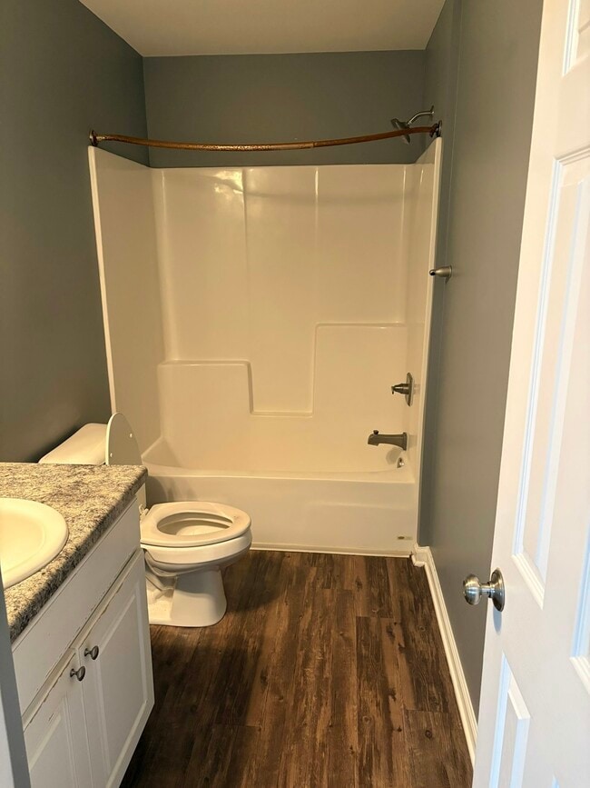 Foto del edificio - 2324 Middleton Rd