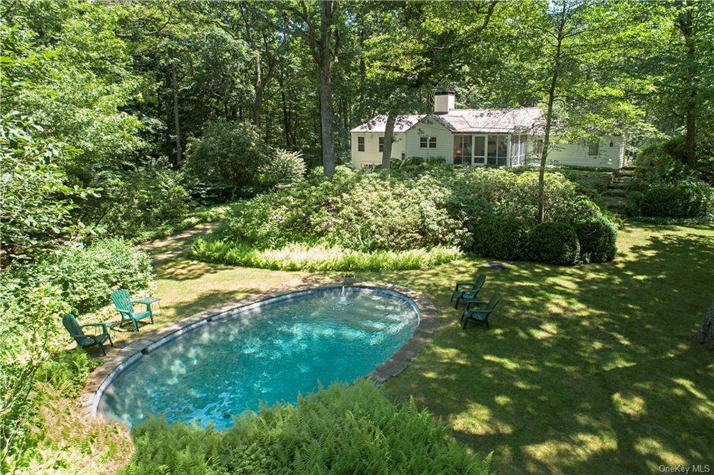 Primary Photo - 214 Eastwoods Rd