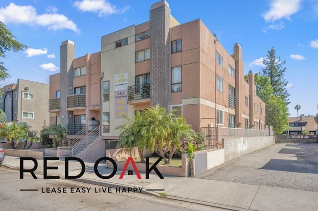 Building Photo - ~$50 OFF EACH MONTH~ Stunning One Bedroom ...