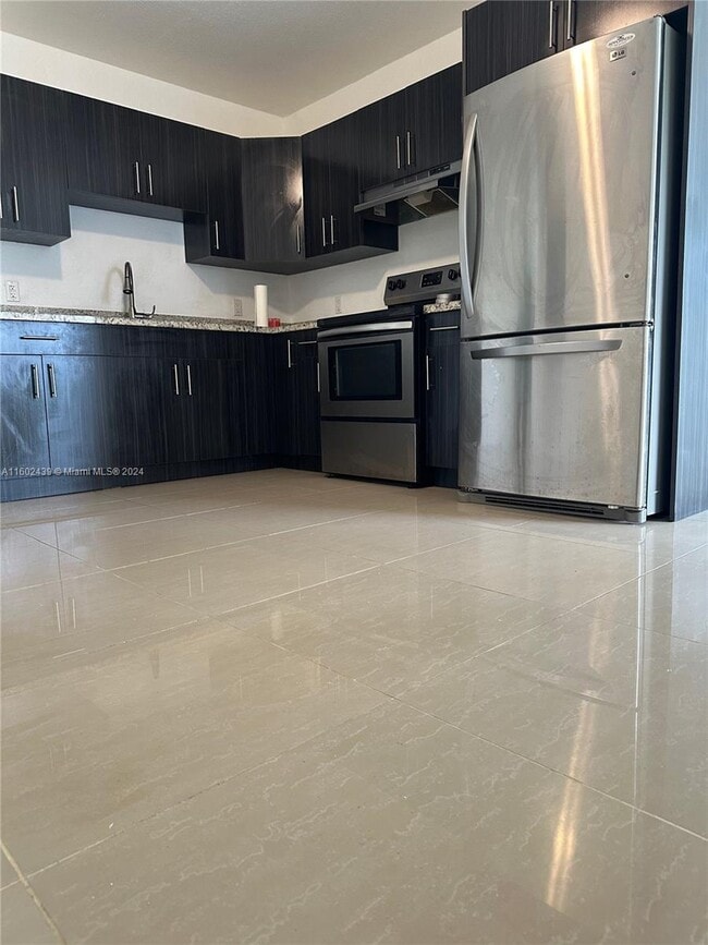 Foto del edificio - 1885 NW 93rd St
