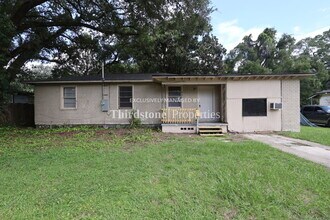 Building Photo - 789 Gardenia Ln