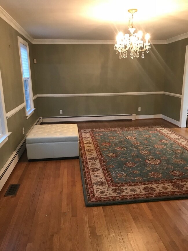 Building Photo - Renovated Colonial in Bon Air