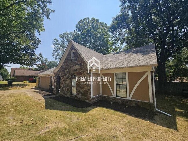 Foto del edificio - 7103 Shadow Oaks Dr