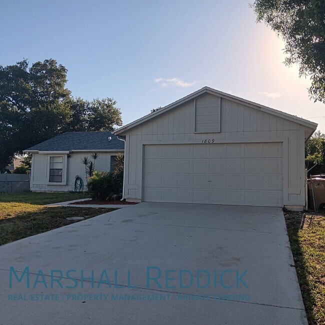 Foto del edificio - Charming 3 Bedroom 2 Bathroom Single Famil...