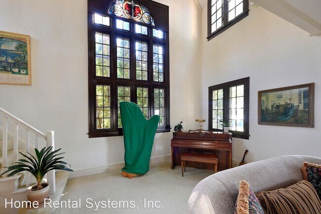 Foto del edificio - 3 br, 3 bath House - 425 Lakeview Avenue