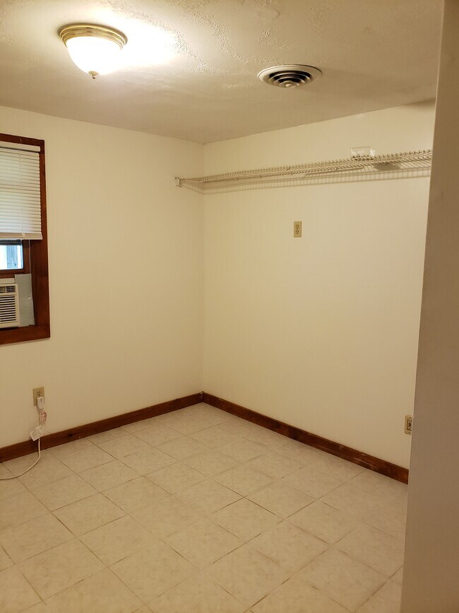 Foto del edificio - 41 Priest Rd 1Bedroom