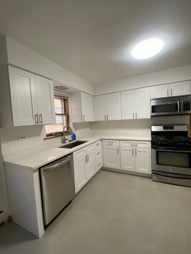 Foto del edificio - 5230 N Delphia Ave