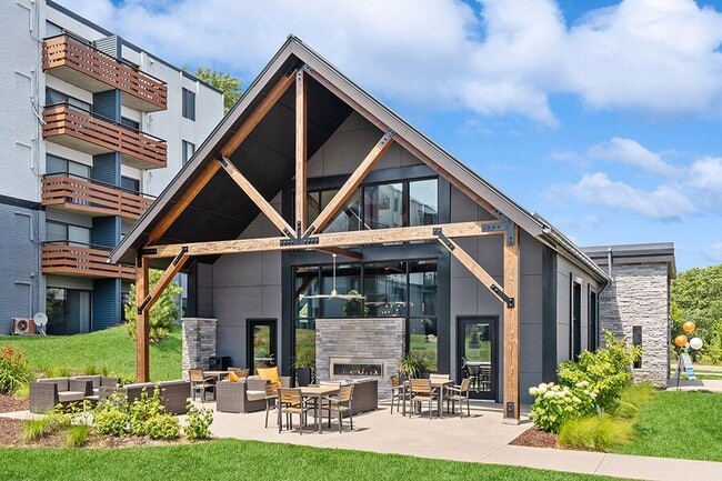 Building Photo - Elevate on Parkway Building Photo - Elevate on Parkway