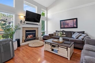 Building Photo - 46434 Lear Dr